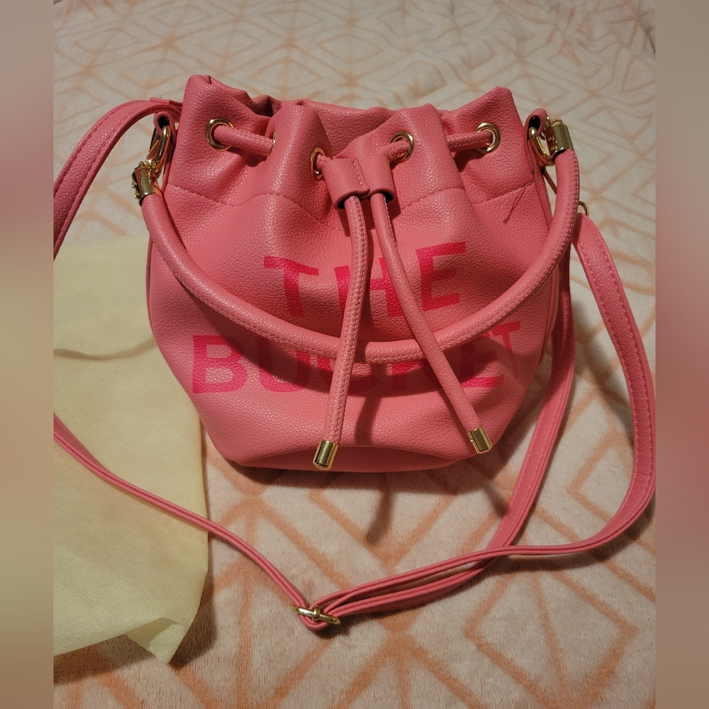 Cute "Bucket Bag"!